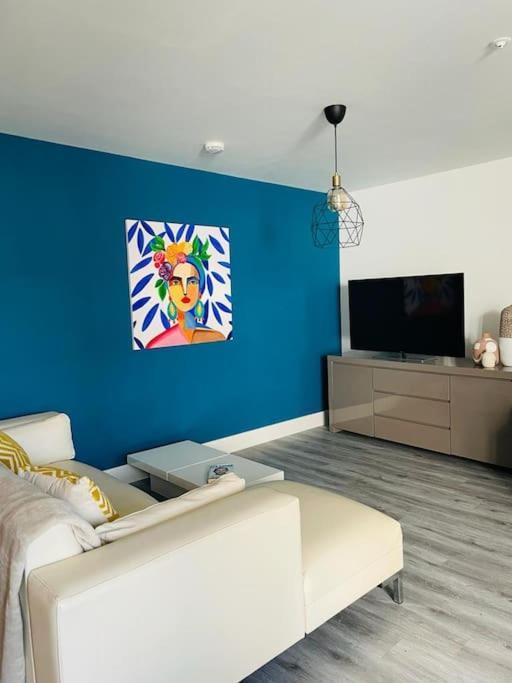 Apartamento Stunning Huge Openplan 2Bed Flat Woking Exterior foto
