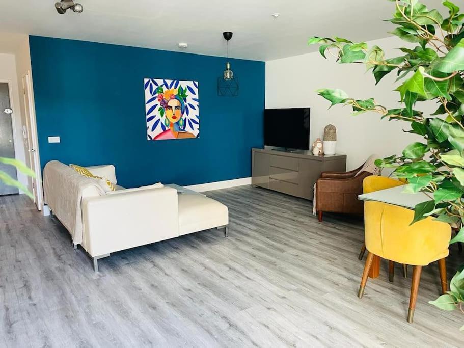 Apartamento Stunning Huge Openplan 2Bed Flat Woking Exterior foto