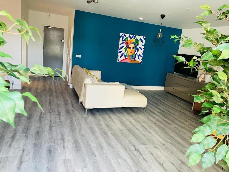 Apartamento Stunning Huge Openplan 2Bed Flat Woking Exterior foto